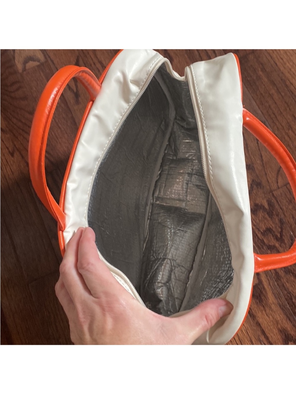 Jeni’s Insulated Traveler Bag - Picture 3 of 4